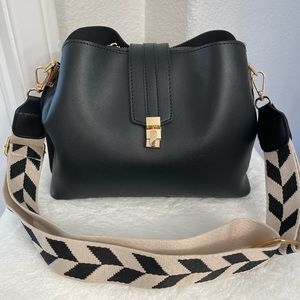 Black shoulder bag